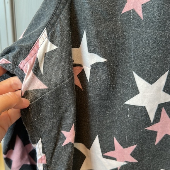 Torrid Gray and Pink Star Oversized Button Down Shirt - Picture 5 of 12